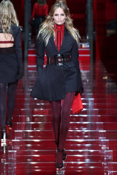 Look 7